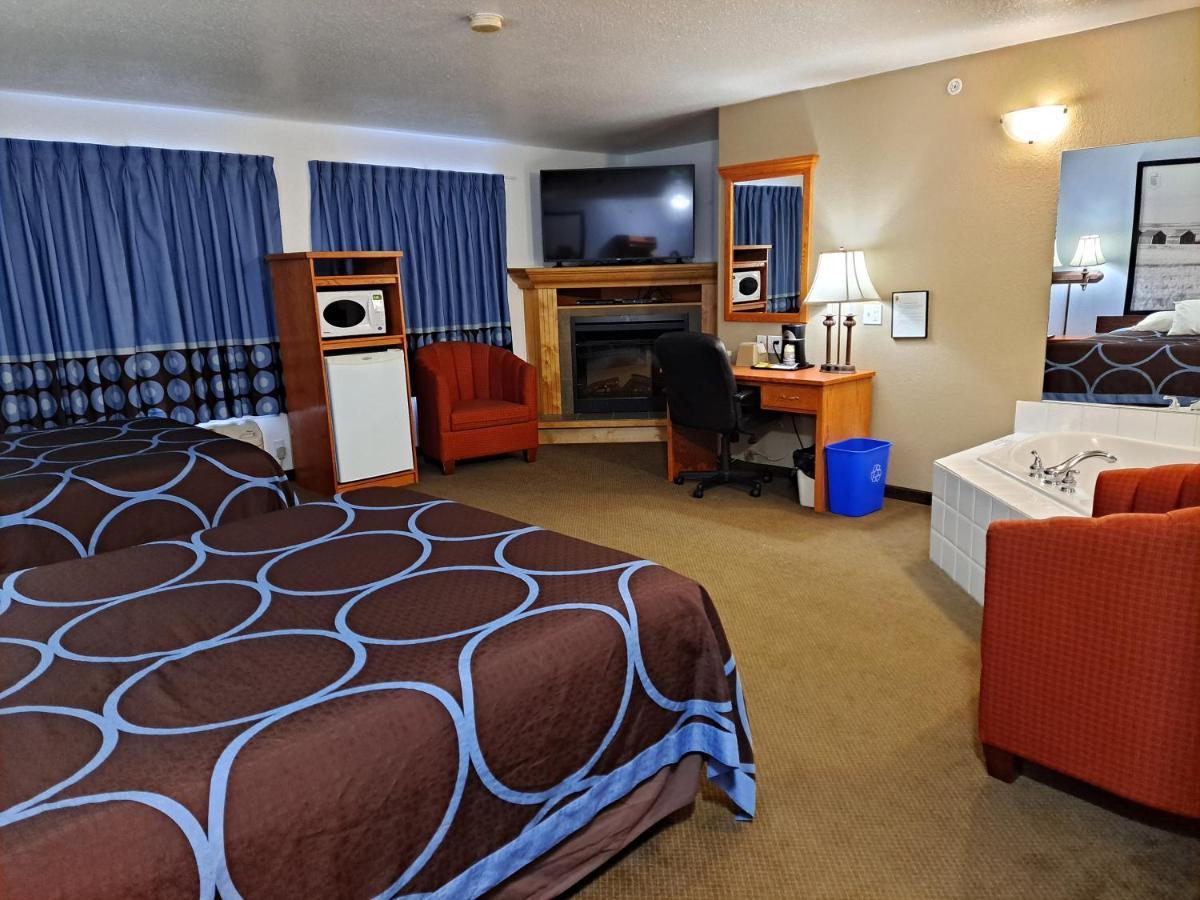 ซูเปอร์ 8 บาย วินด์แฮม ทรี ฮิลล์ แอลเบอร์ตา Hotel Three Hills ภายนอก รูปภาพ
