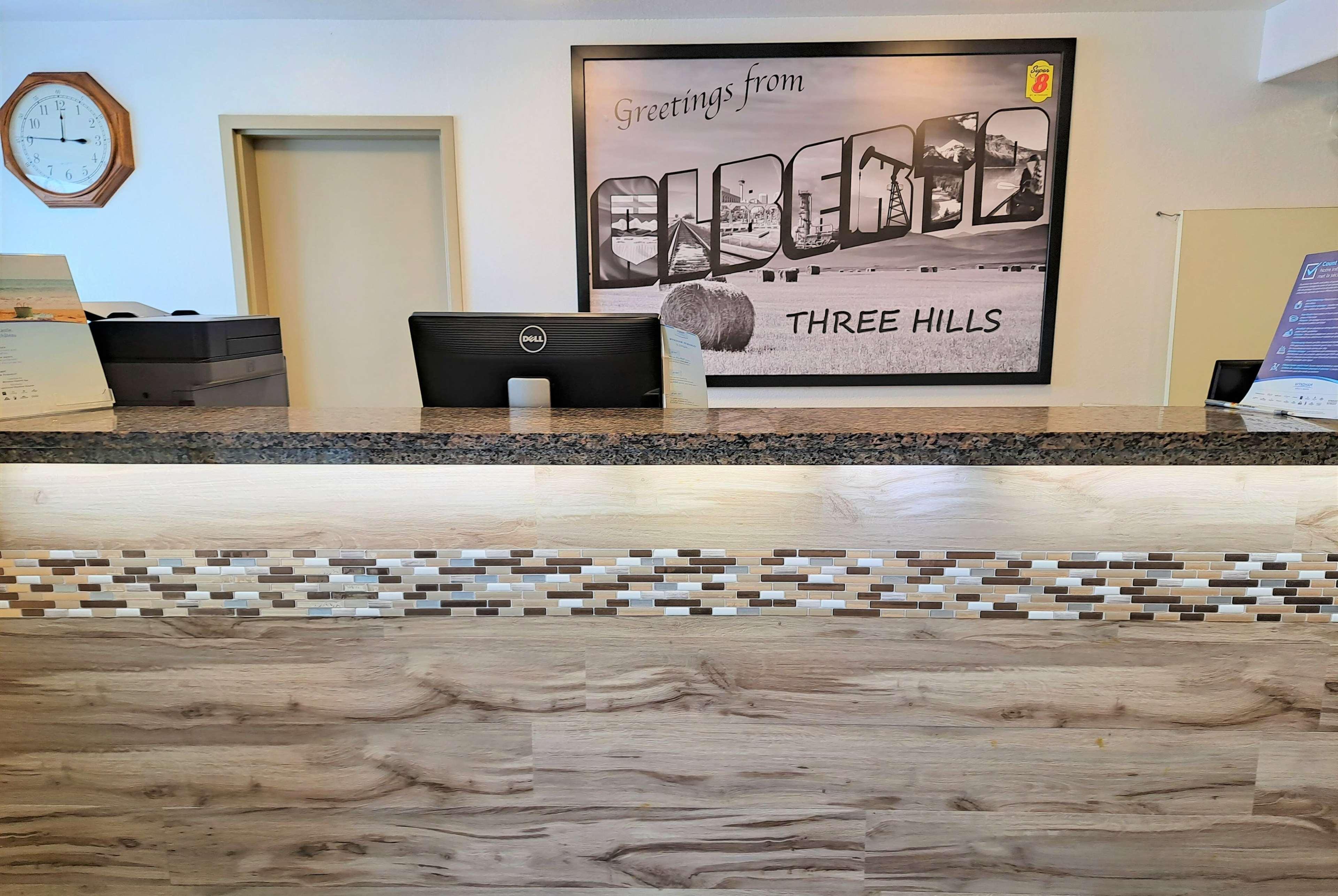 ซูเปอร์ 8 บาย วินด์แฮม ทรี ฮิลล์ แอลเบอร์ตา Hotel Three Hills ภายนอก รูปภาพ